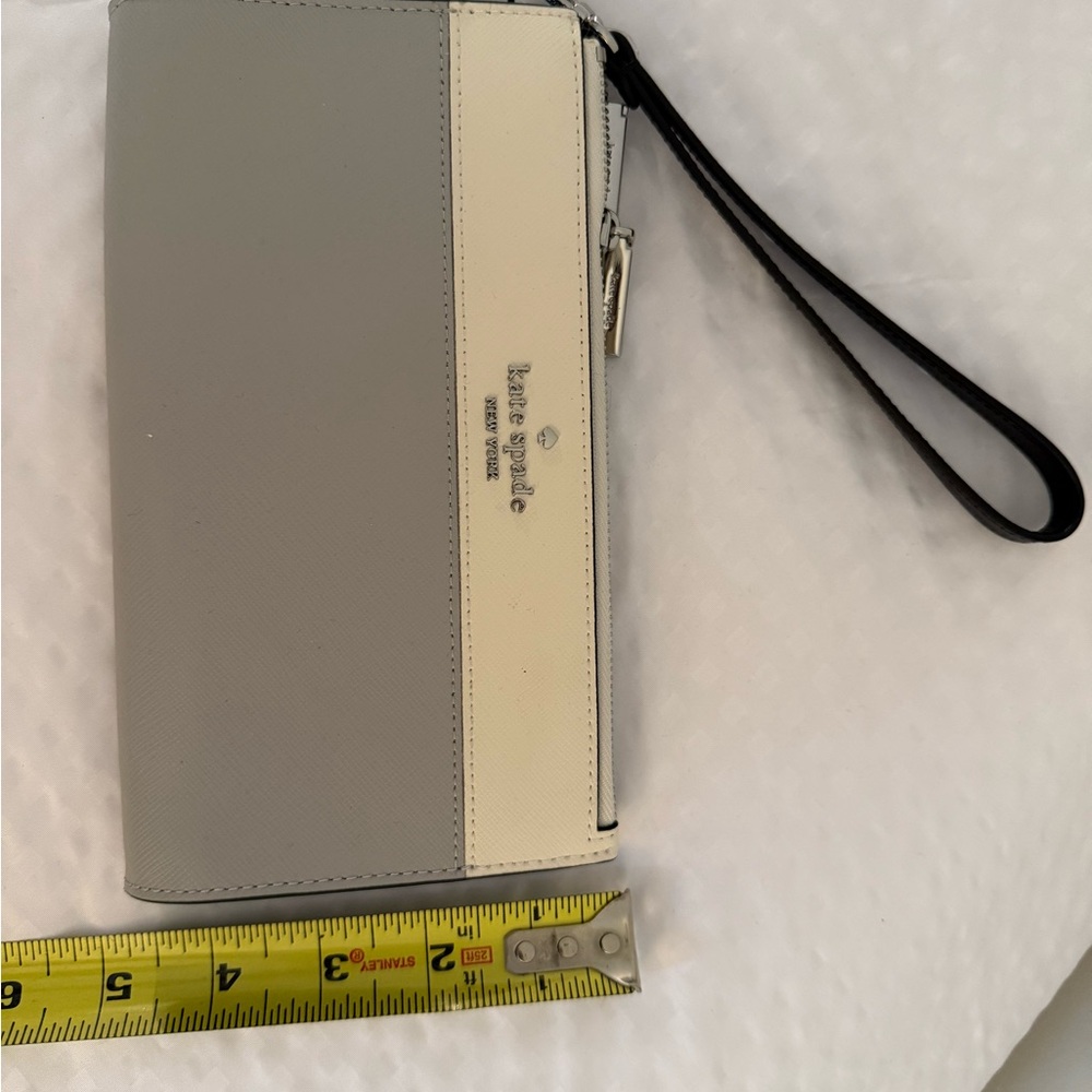 Kate Spade Gray and Cream Wristlet